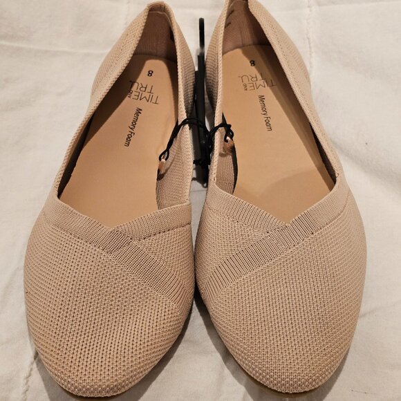 Time and Tru flats (size 8) - Picture 3 of 4